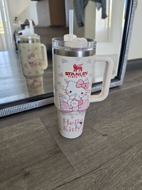 Stanley x Hello Kitty Pink Travel Tumbler